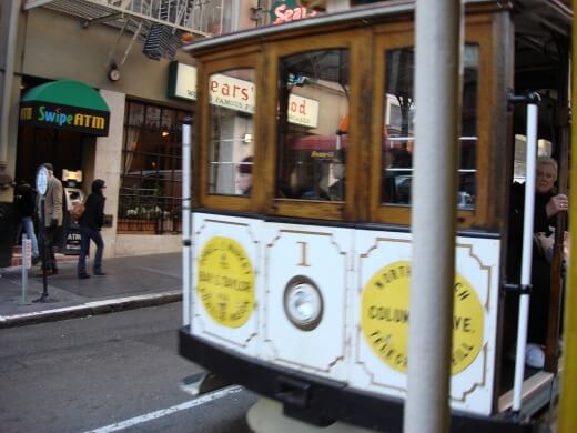 サンフランシスコのパウエル通りとケーブルカー：街並みを楽しみホテルへ帰還｜HAL卒業旅行記Day3｜🇺🇸USA 2007 🚃🏙️