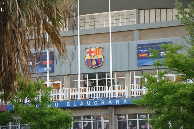 カンプ・ノウまで朝散歩！スペインの超絶駐車テクと街の工夫｜スペイン・ポルトガル母息子旅Day2 ⚽️🚗