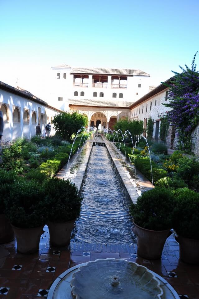 水の都「ヘネラリフェ」は天の楽園！驚きの近さにそびえる夏の離宮｜スペイン・ポルトガル母息子旅 Day5 ⛲️🌿