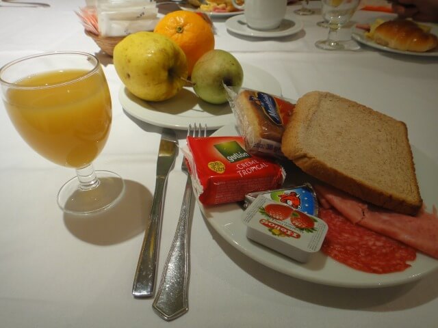 グラン アトランタの朝食は1,000円超え!? プラド美術館と430km大移動へ｜スペイン・ポルトガル母息子旅 Day4 🍳🚌