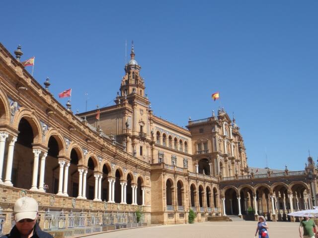 マドリードより凄い！40℃の猛暑に輝くセビージャのスペイン広場｜スペイン・ポルトガル母息子旅 Day5 🇪🇸🔥🏰