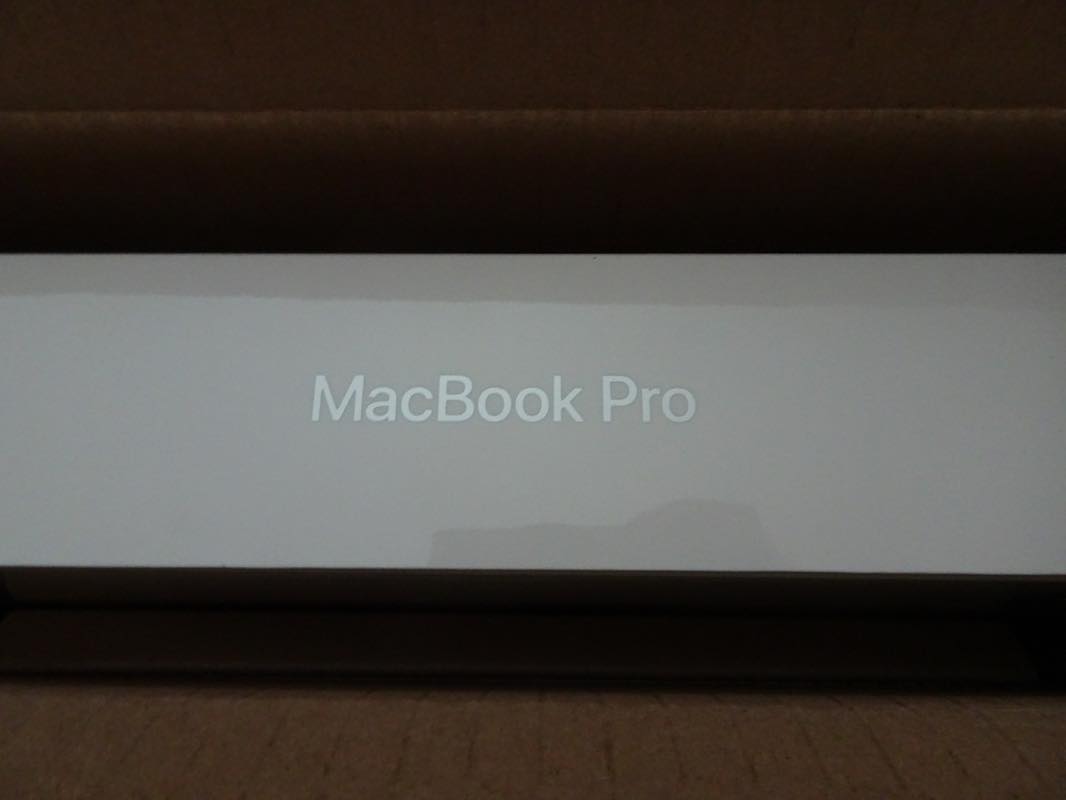 13インチMacBook Proを導入しました！