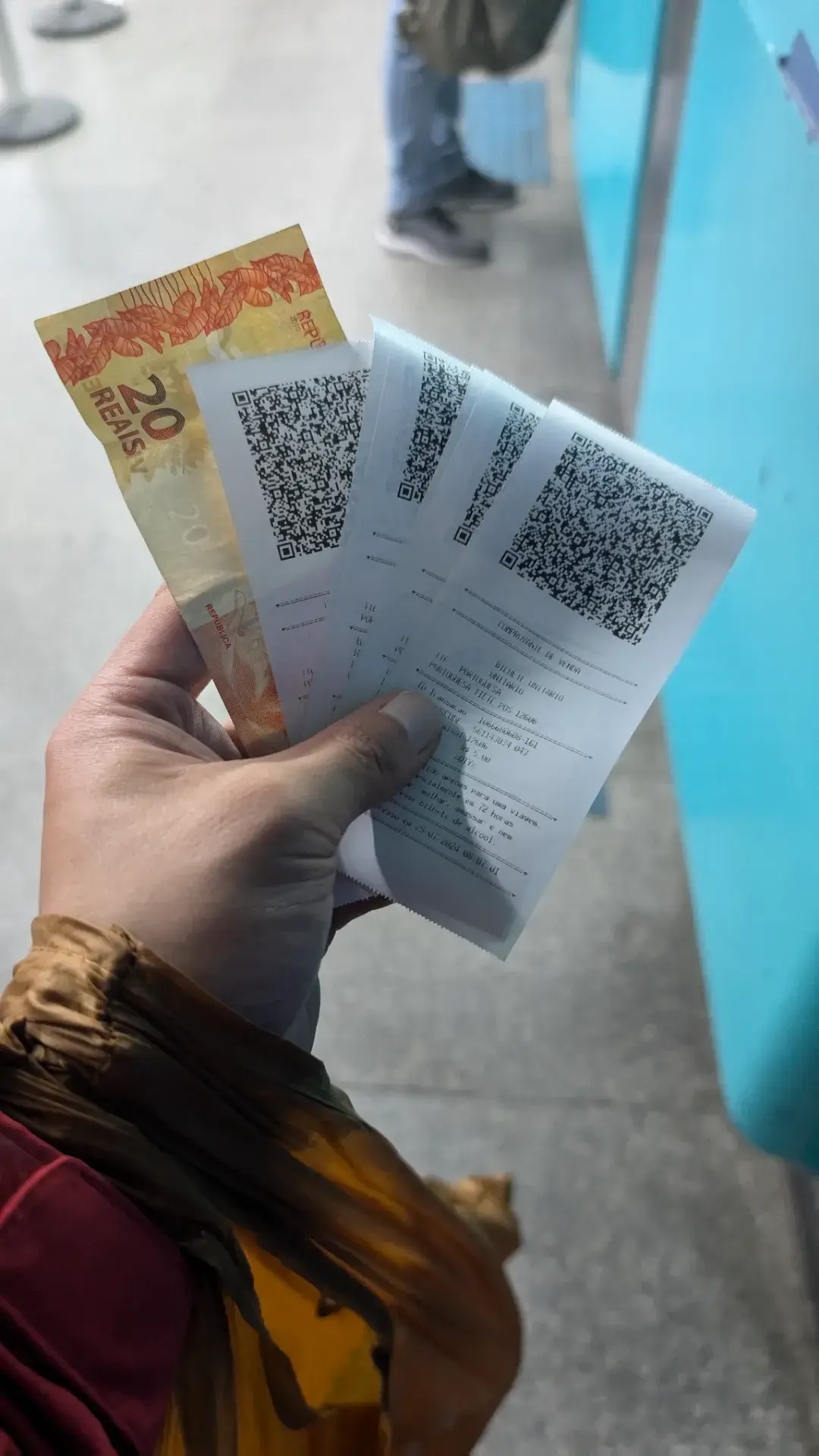ブラジルのメトロで使用するQRコード付きのチケットです。