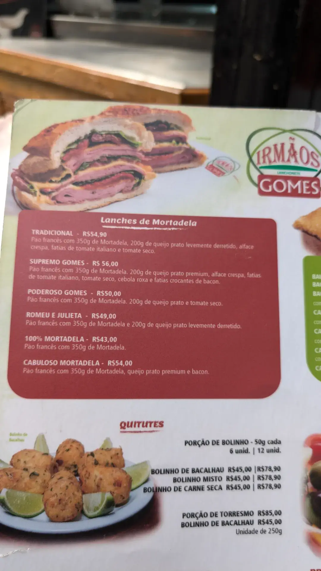 サンパウロの飲食店「Irmãos Gomes」のメニュー表です。