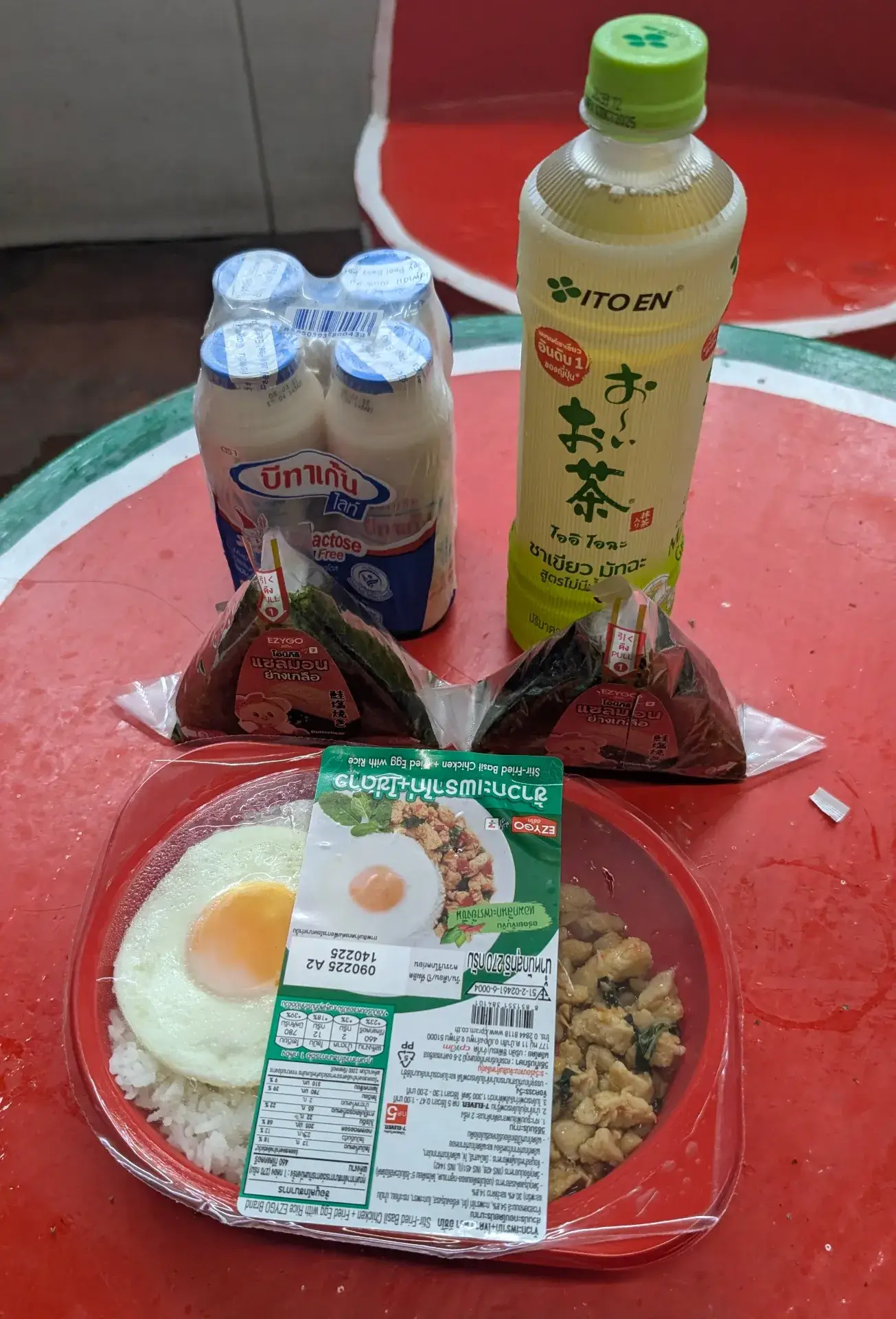 タイのセブン-イレブンで購入した夜食