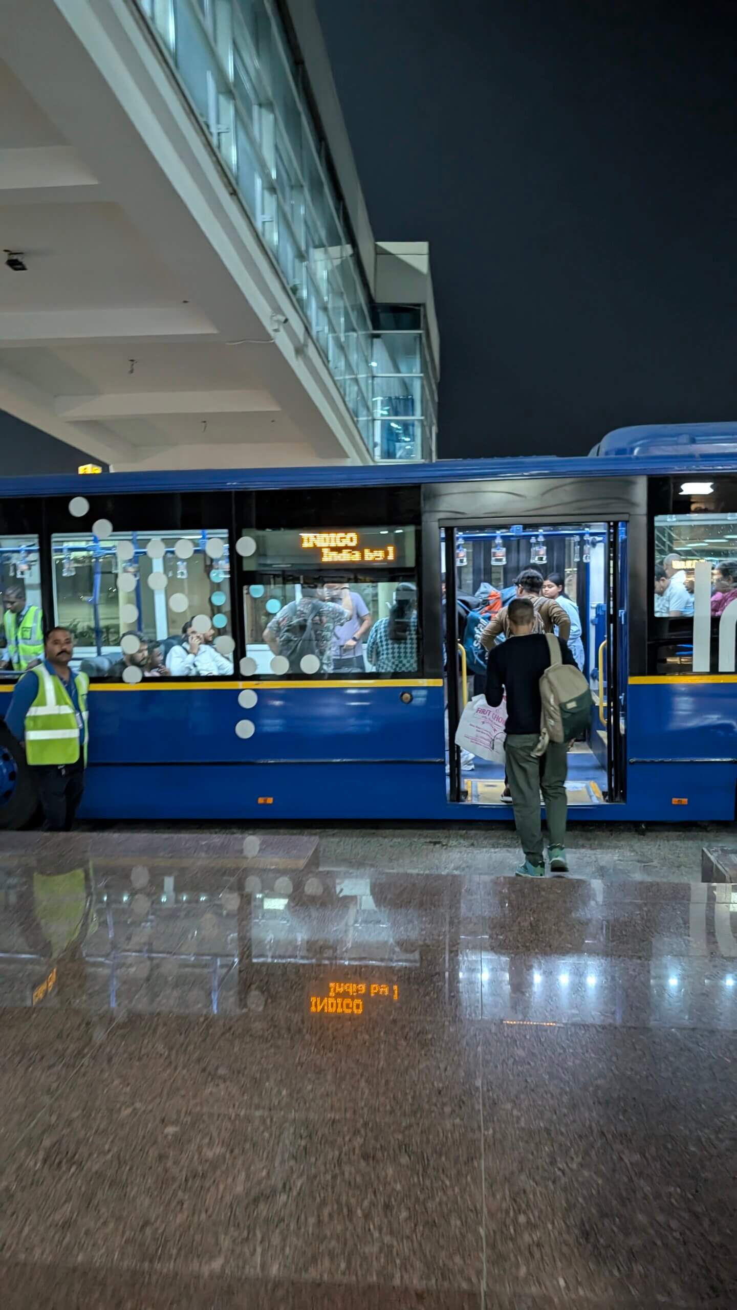 バラナシ空港で当日便の空席確保から離陸30分前の滑り込み搭乗に成功した全記録｜🇮🇳インド旅Day13-中編②🛫🏃‍♂️