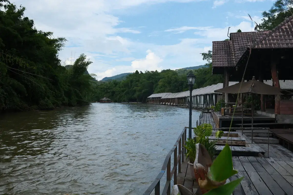 🇹🇭タイDay4-後編｜🛶【カンチャナブリ】1人でスイート泊！？川下りを楽しむ癒やしのリバーリゾート✨